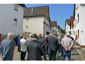 Fronleichnamsprozession durch die Straßen von Naumburg (Foto: Karl-Franz Thiede)